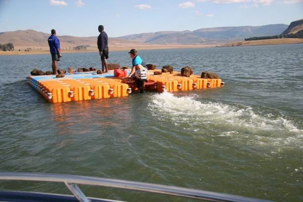 barcaza flotante barcaza flotante