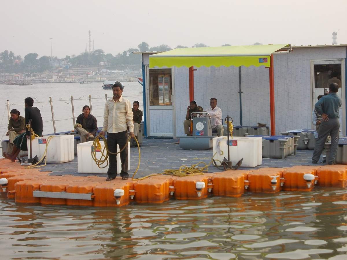 Barca flotante muelles modulares Barca flotante muelles modulares