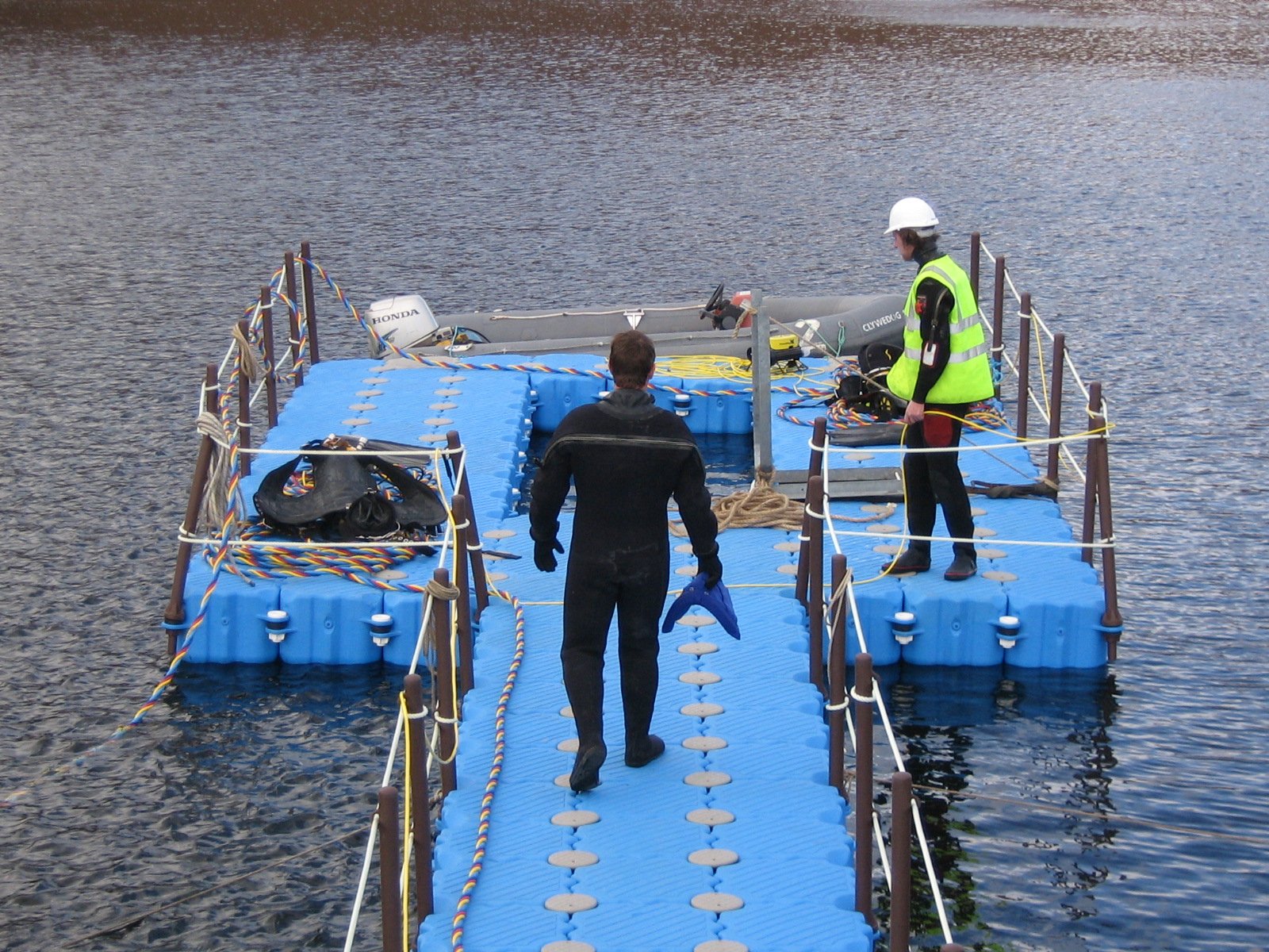 Plataforma flotante de buceo Plataforma flotante de buceo