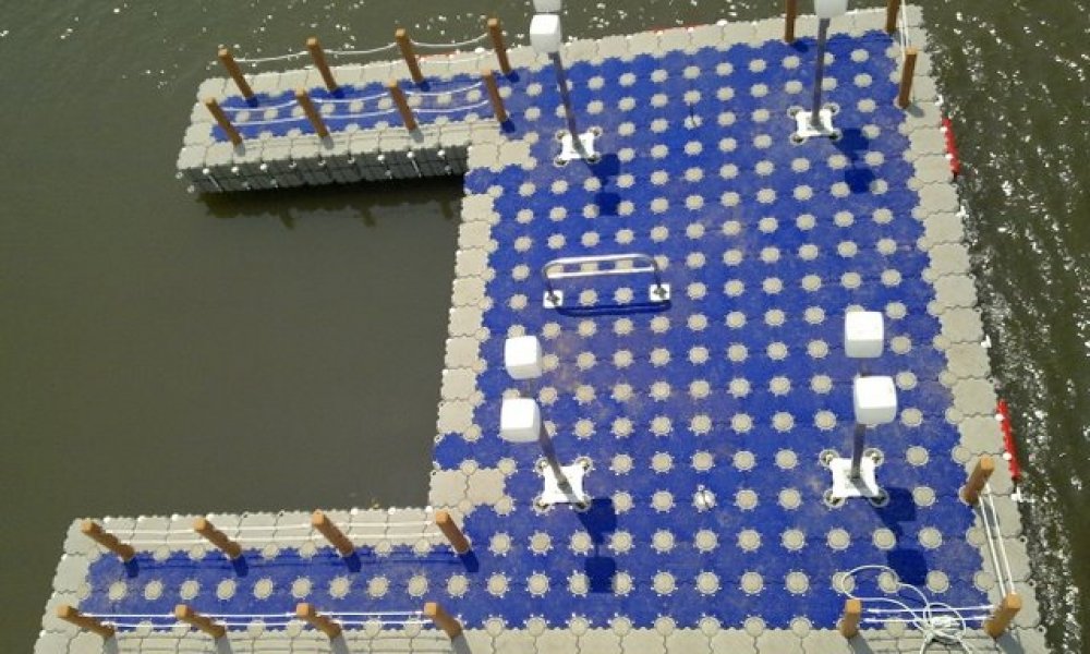 Muelle tapa azul de modulos de servicio Muelle tapa azul de modulos de servicio