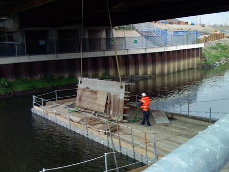 Plataforma flotante de trabajo Plataforma flotante de trabajo